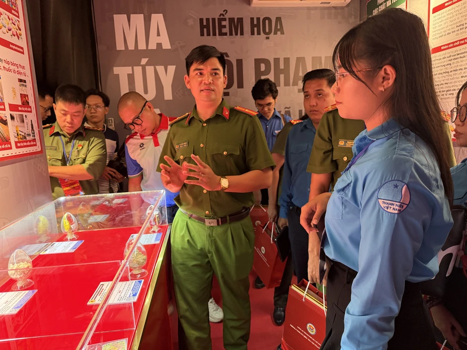 Ca sĩ Ngô Kiến Huy tham gia câu lạc bộ tại Công an TPHCM