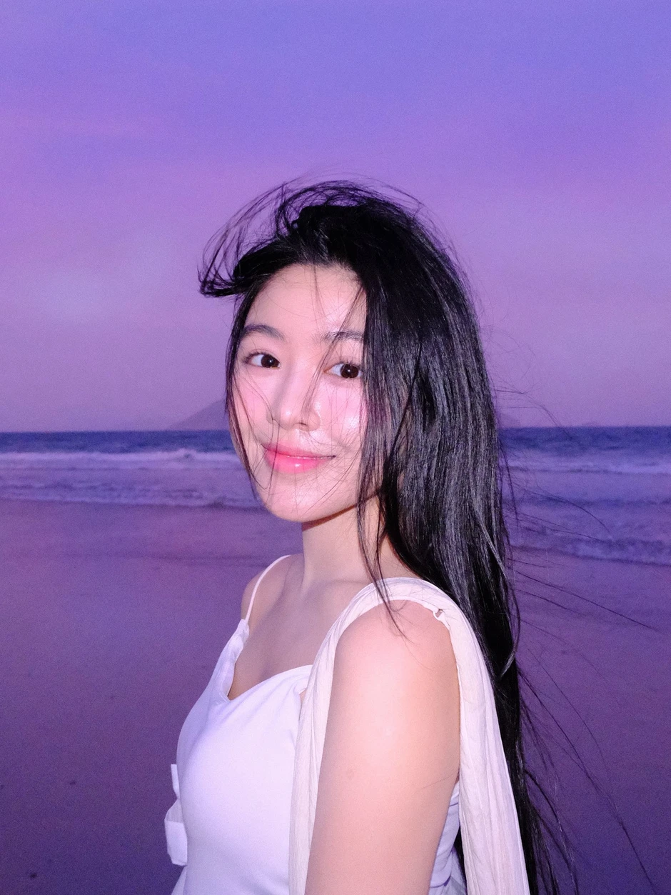 Cách Lọ Lem đối diện với tin đồn hẹn hò thiếu gia