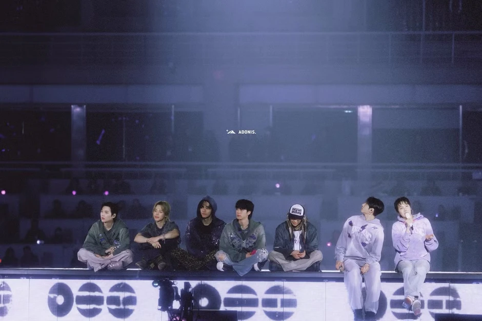 Cảnh tượng hàng nghìn khán giả nhún nhảy chưa từng có ngoài rạp Việt