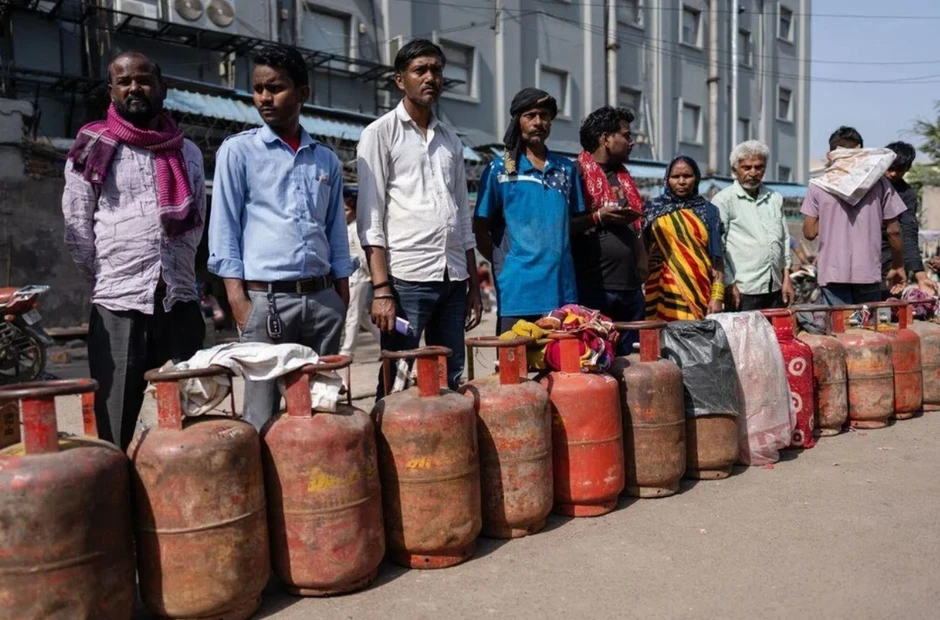 Cảnh tượng như thời Covid-19 bao trùm lên Ấn Độ, hàng trăm nghìn người đổ về các nhà ga, rời thành phố Cảnh tượng như thời Covid-19 bao trùm lên Ấn Độ, hàng trăm nghìn người đổ về các nhà ga, rời thành phố