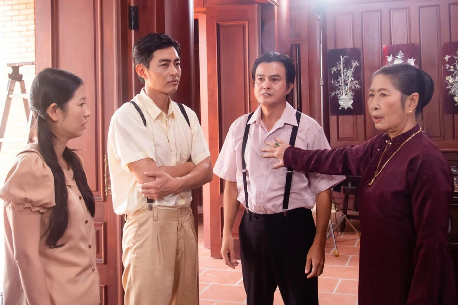 Cao Minh Đạt phụ vợ kém 8 tuổi bán nước hoa, 51 tuổi nuôi con mọn Cao Minh Đạt phụ vợ kém 8 tuổi bán nước hoa, 51 tuổi nuôi con mọn