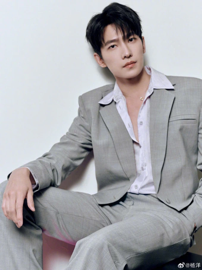 Cặp đôi đẹp nhất showbiz lộ clip vào khách sạn hẹn hò còn sống chung quấn quýt, ai dè chia tay bất thình lình