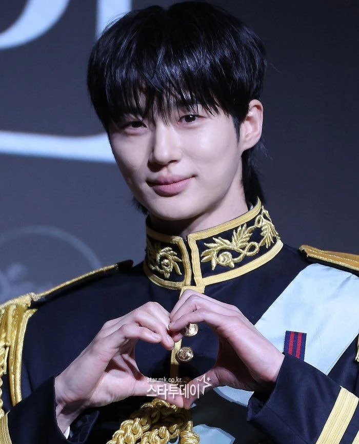 Cặp đôi Perfect Crown chính là hoàng tử - công chúa đẹp nhất 2026