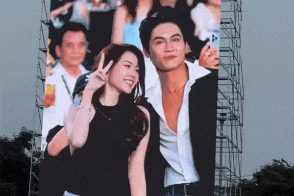 Cặp đôi Vì Mẹ Anh Phán Chia Tay dắt nhau đi concert