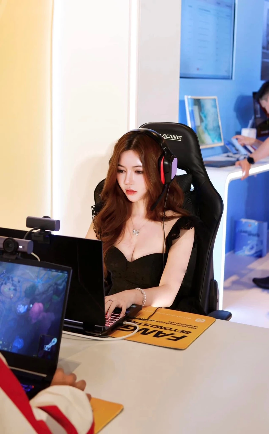 Cập nhật cuộc sống hiện tại, nữ game thủ danh tiếng lẫy lừng trong quá khứ, giờ vẫn đầy sức hút