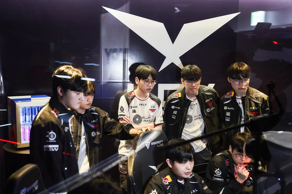 Cặp tuyển thủ T1 đã gần như "tàng hình" trong trận thua Gen.G