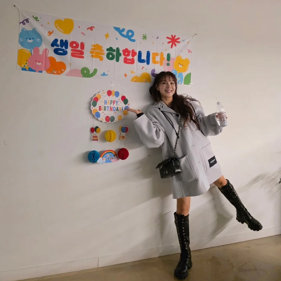 Chae Yeon đẹp tới mức khiến hàng triệu binh lính phát cuồng