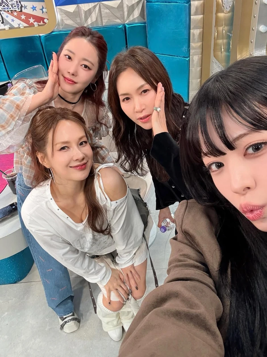 Chae Yeon đẹp tới mức khiến hàng triệu binh lính phát cuồng