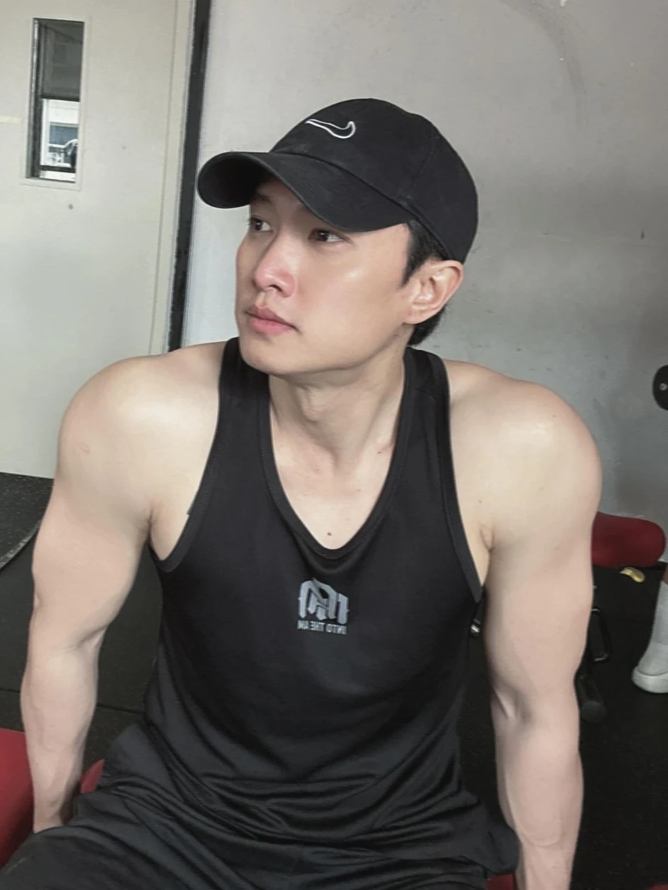 Chân dung chủ tịch thương hiệu mỳ bị đồn hẹn hò Ngọc Trinh, Tiểu Vy