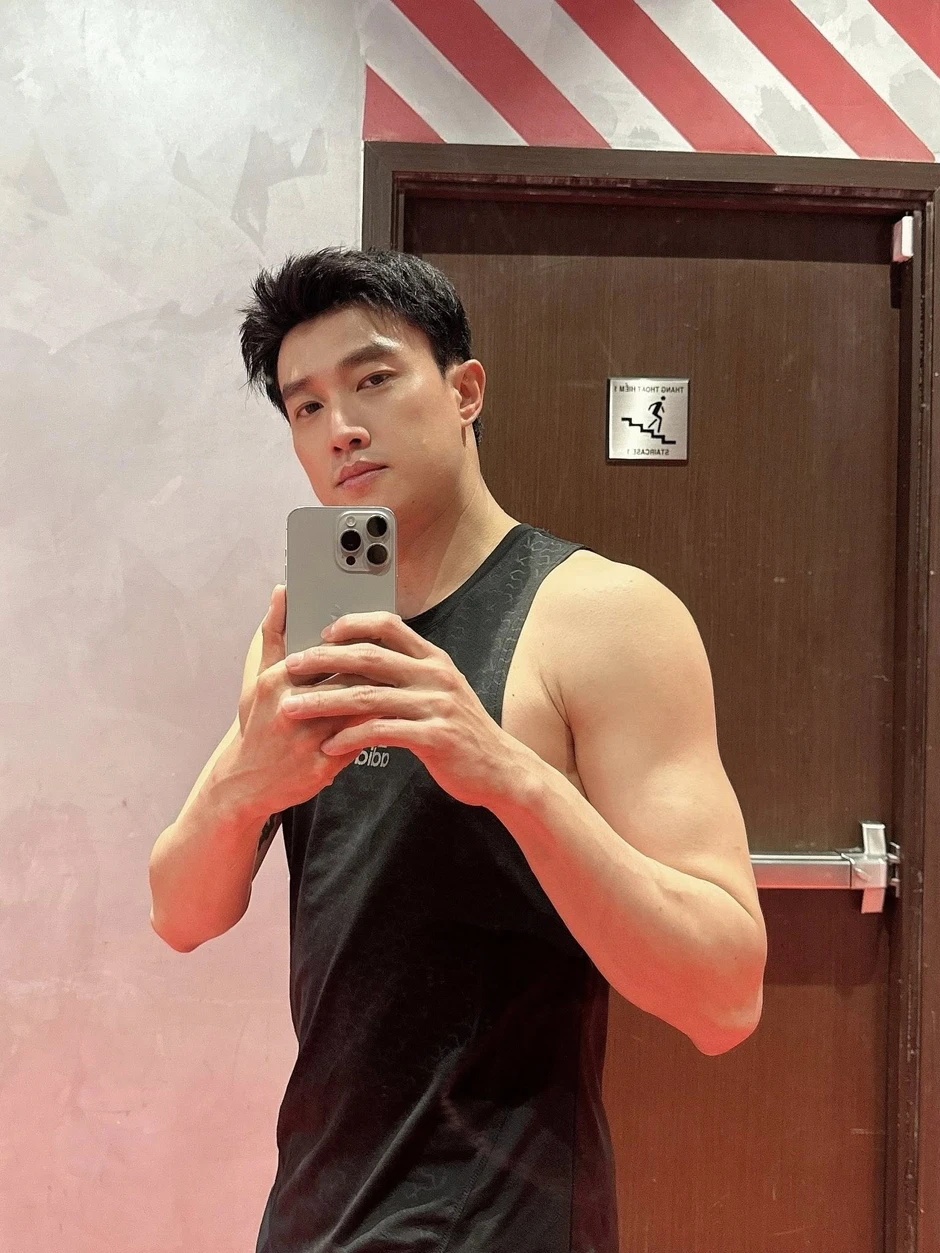 Chân dung chủ tịch thương hiệu mỳ bị đồn hẹn hò Ngọc Trinh, Tiểu Vy