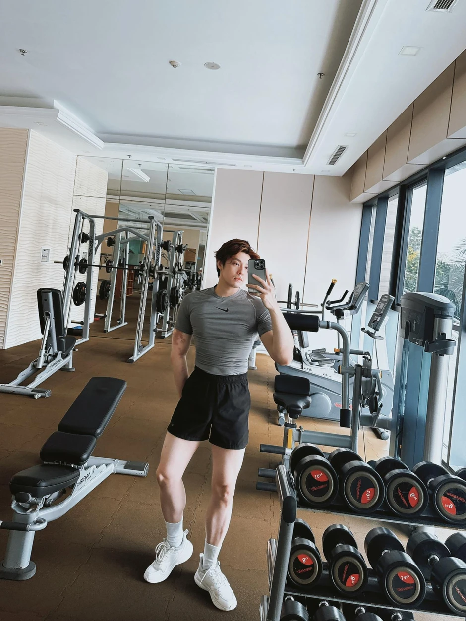 Chàng trai 6 múi người Trung Quốc lên tiếng vụ lộ tin nhắn riêng tư với Noo Phước Thịnh