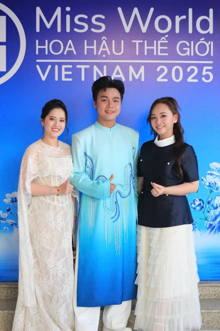 Cháu gái NSƯT Vũ Linh ngả ngớn dung tục và chuyện chi tiền để hát với diva, NSND