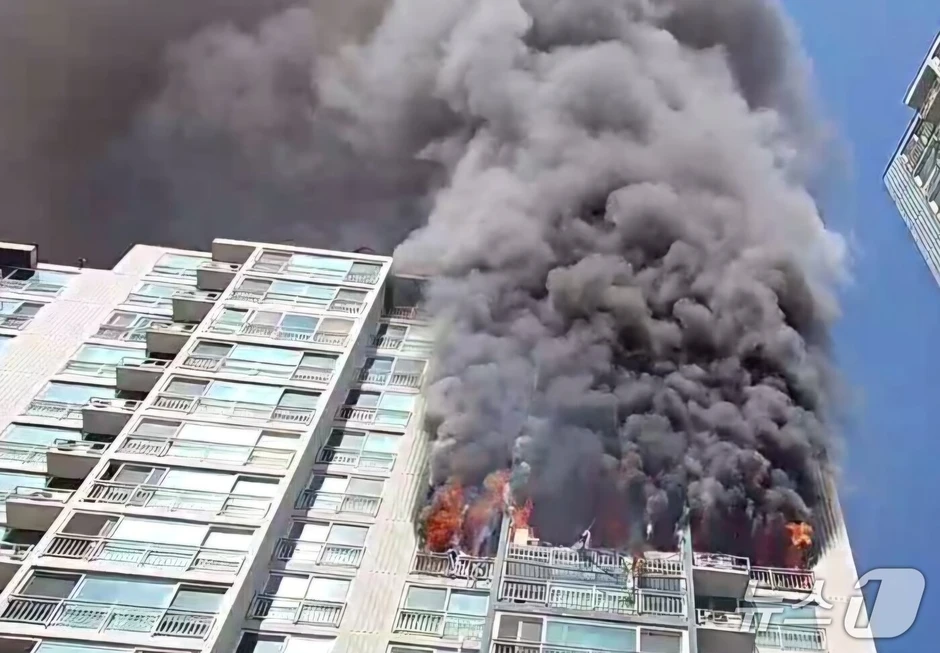 Cháy chung cư 20 tầng khiến đôi vợ chồng tử vong, 6 người bị thương