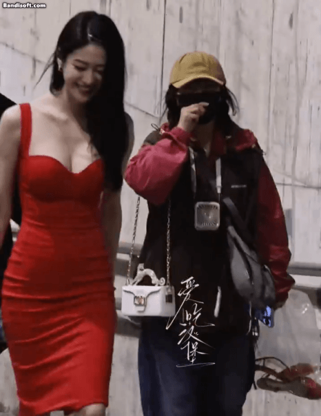 Chỉ cần nhìn mỹ nhân này 3 giây thôi là đêm nay khỏi ngủ: Vòng 1 cháy màn hình, đẹp mà body nuột kinh khủng