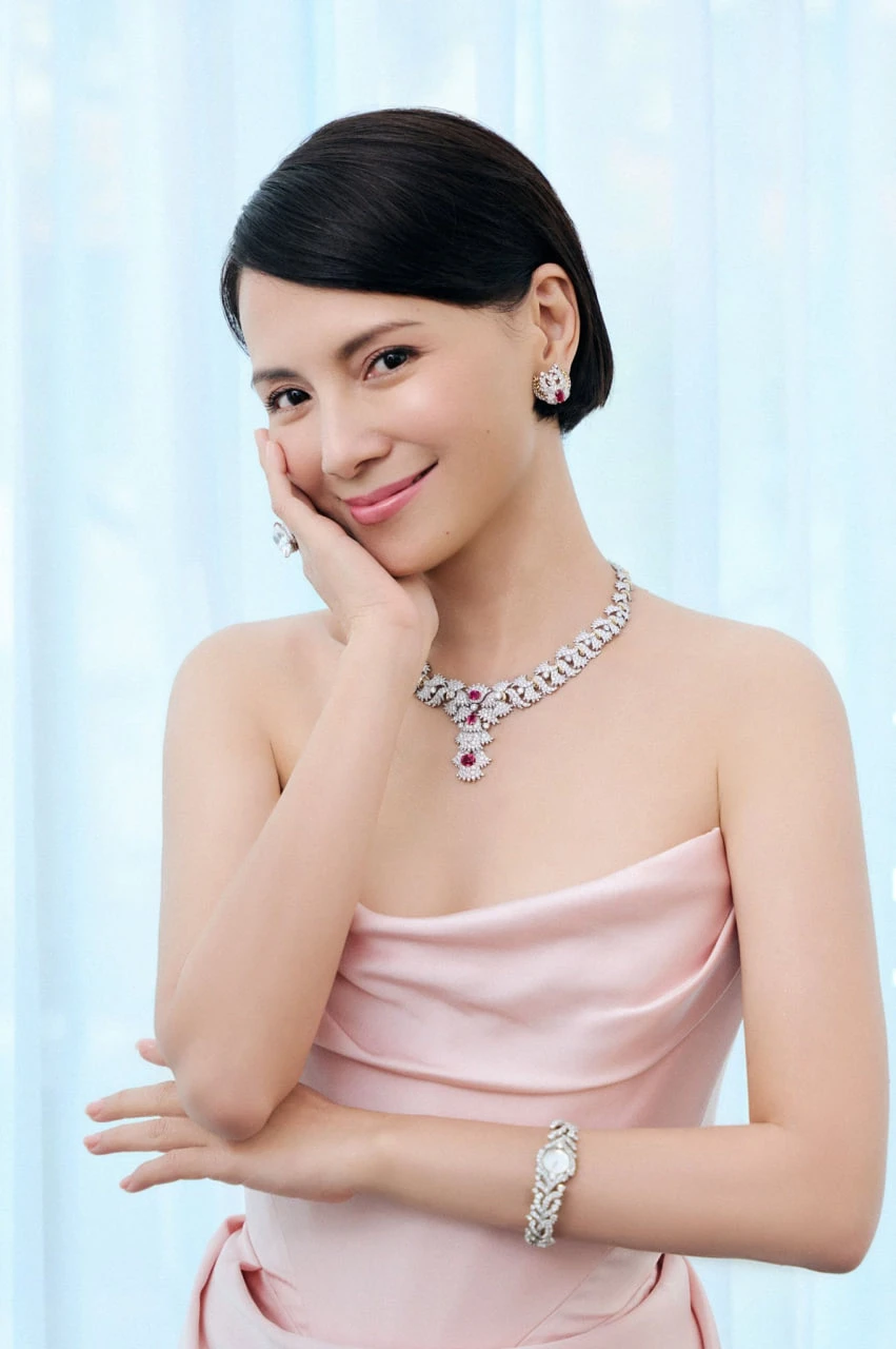 Chị Đẹp khổ nhất showbiz: Bị chồng "cắm sừng", giấu nhẹm giọng hát vạn người mê suốt 20 năm