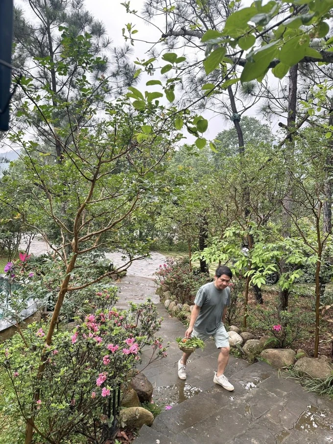 Chim làm tổ, hoa khoe sắc ở biệt thự 4.000 m2 của Trọng Tấn