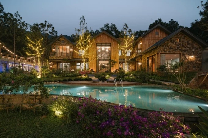 Chim làm tổ, hoa khoe sắc ở biệt thự 4.000 m2 của Trọng Tấn