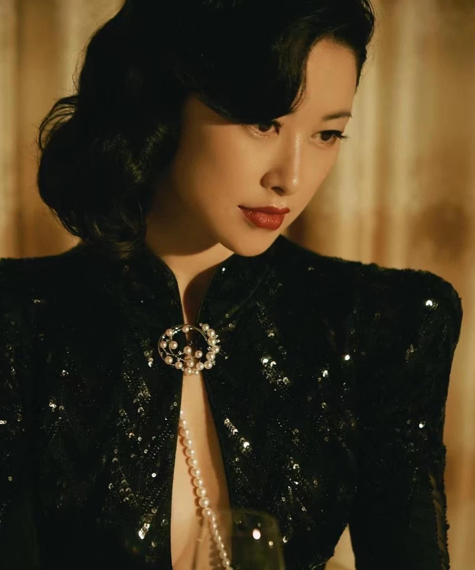 Chu Châu làm lao công mà đẹp hơn cả phu nhân hào môn