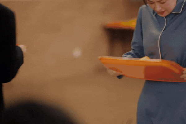 Chu Châu làm lao công mà đẹp hơn cả phu nhân hào môn