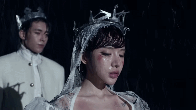 Chưa bao giờ thấy LyLy bầm dập trầy trụa thế này Chưa bao giờ thấy LyLy bầm dập trầy trụa thế này