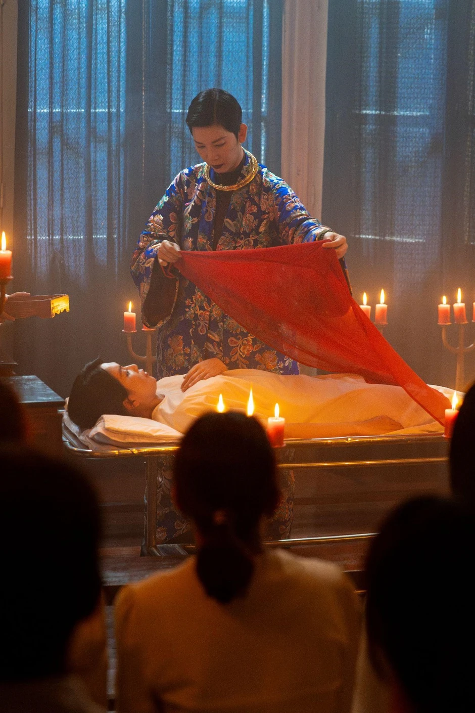 Chưa bao giờ thấy Ngọc Trinh bầm dập đến mức này