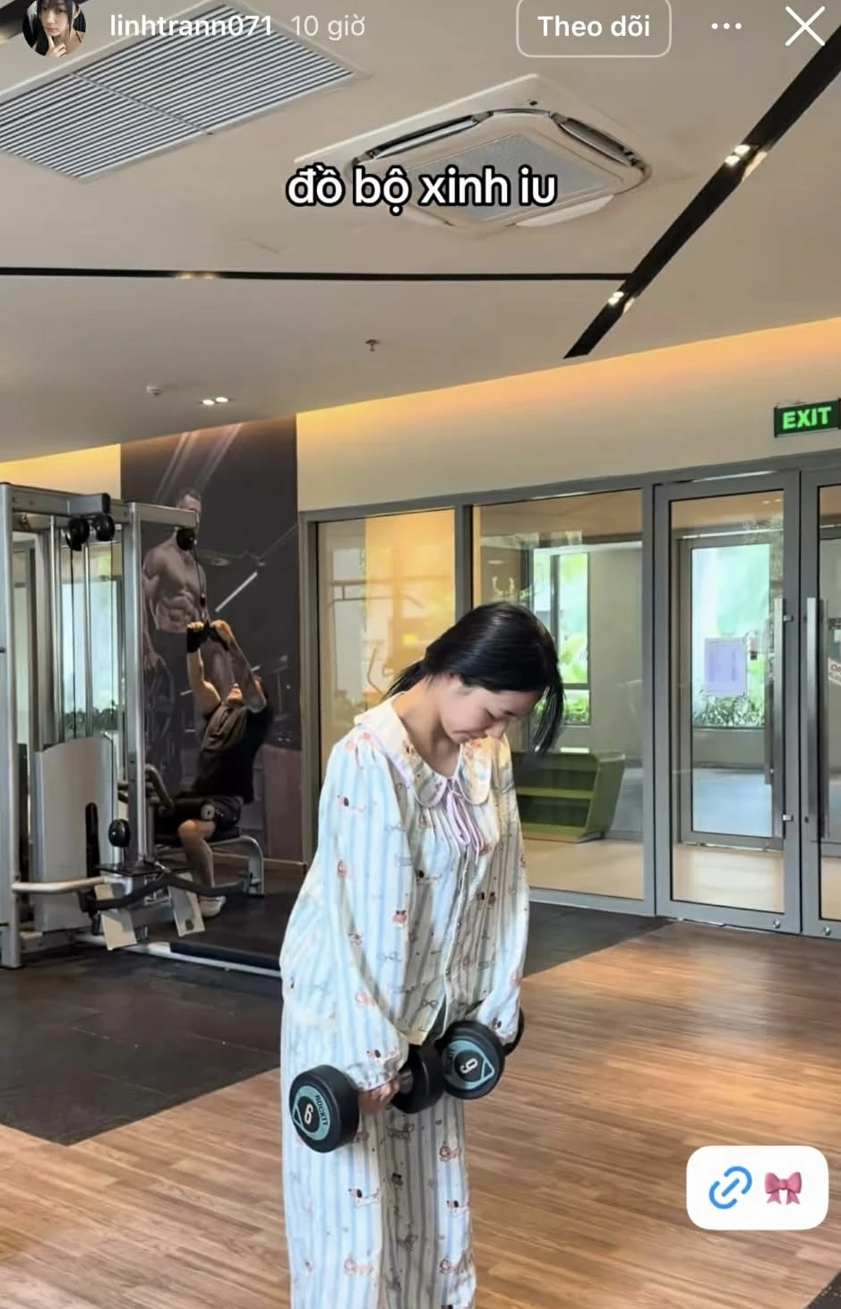 Chưa từng xuất hiện, "top 1 server" Trần Hà Linh khiến dân tình "bật ngửa" với set đồ tập gym