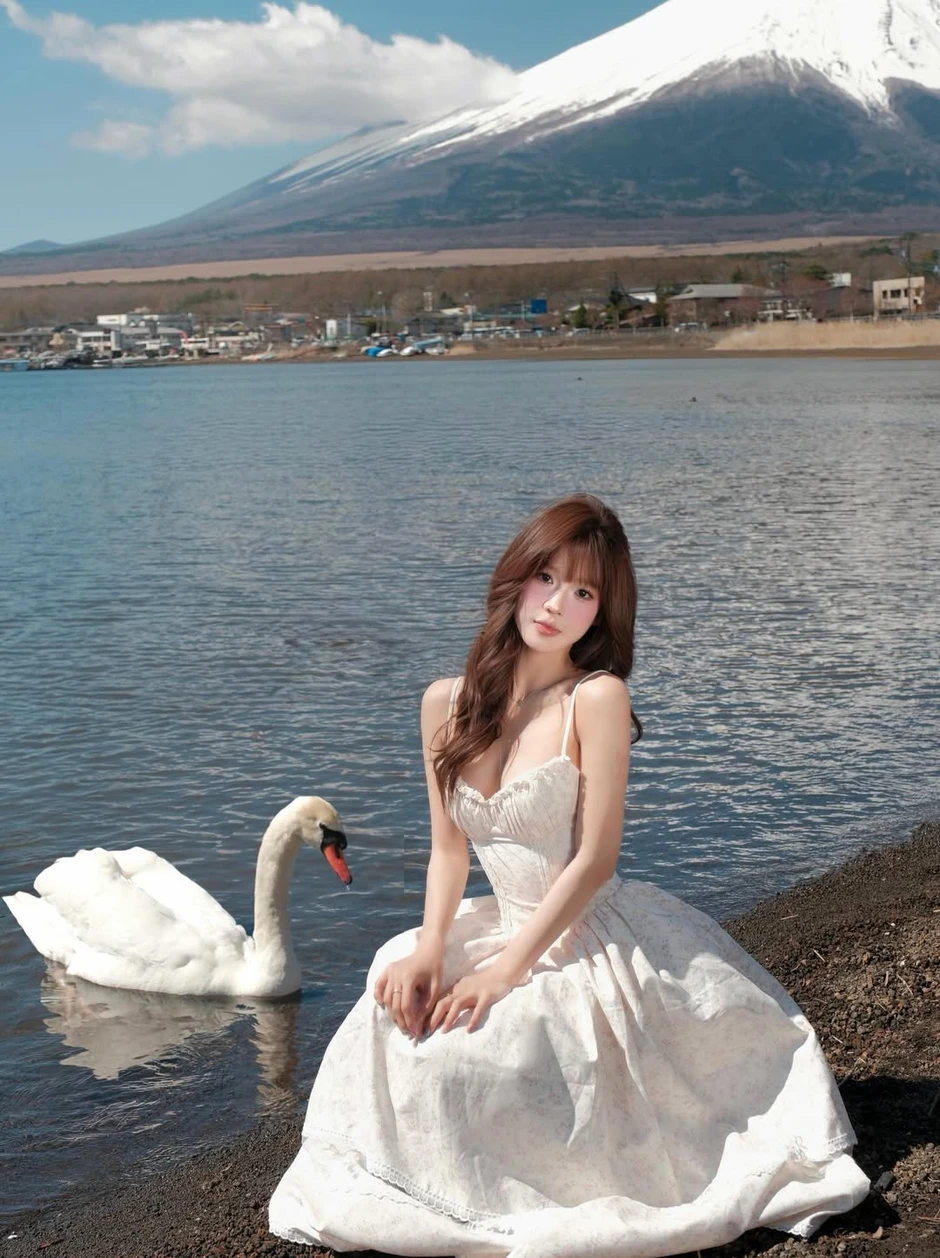 Chụp ảnh với thiên nga, hot girl như bước ra từ chuyện cổ tích