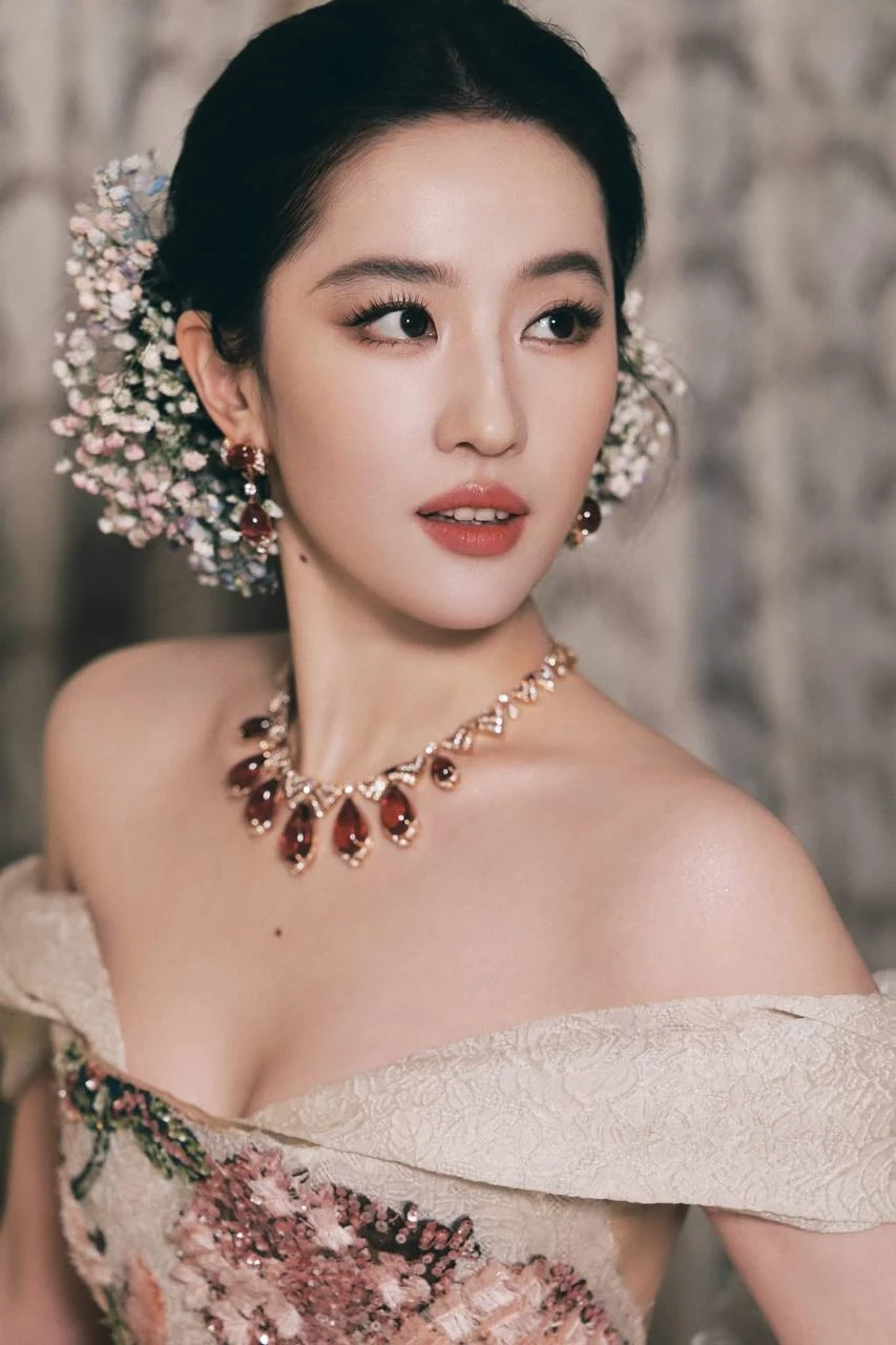 Clip năm 2009 đã dự báo trước về độ hot của Lưu Diệc Phi, mỹ nhân 22 tuổi vươn mình một bước thành "thần tiên tỷ tỷ"