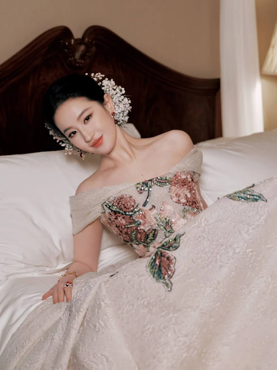 Clip năm 2009 đã dự báo trước về độ hot của Lưu Diệc Phi, mỹ nhân 22 tuổi vươn mình một bước thành "thần tiên tỷ tỷ"