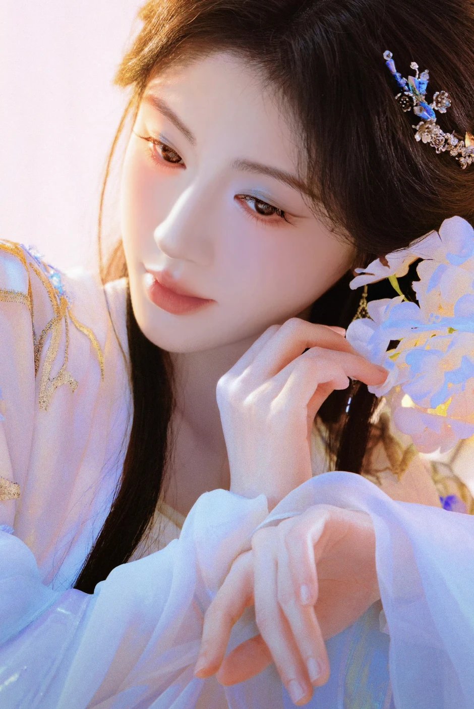 Có bao nhiêu vai tiên tử cứ đưa Cúc Tịnh Y đóng là chuẩn nhất