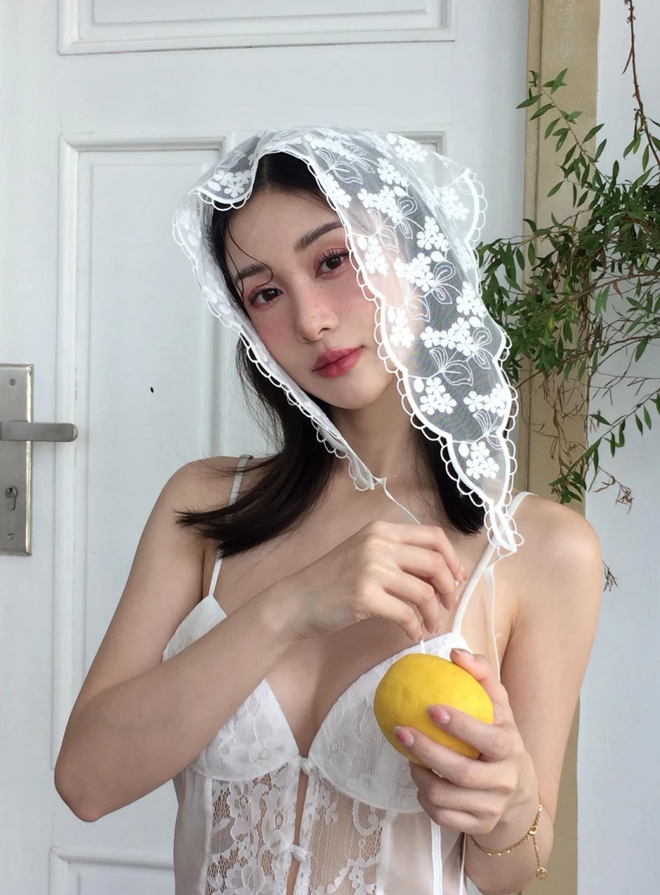 Cô gái được báo Thái khen "quyến rũ nhất Việt Nam", truyền thông Trung cũng náo loạn vì đẹp như Angela Baby