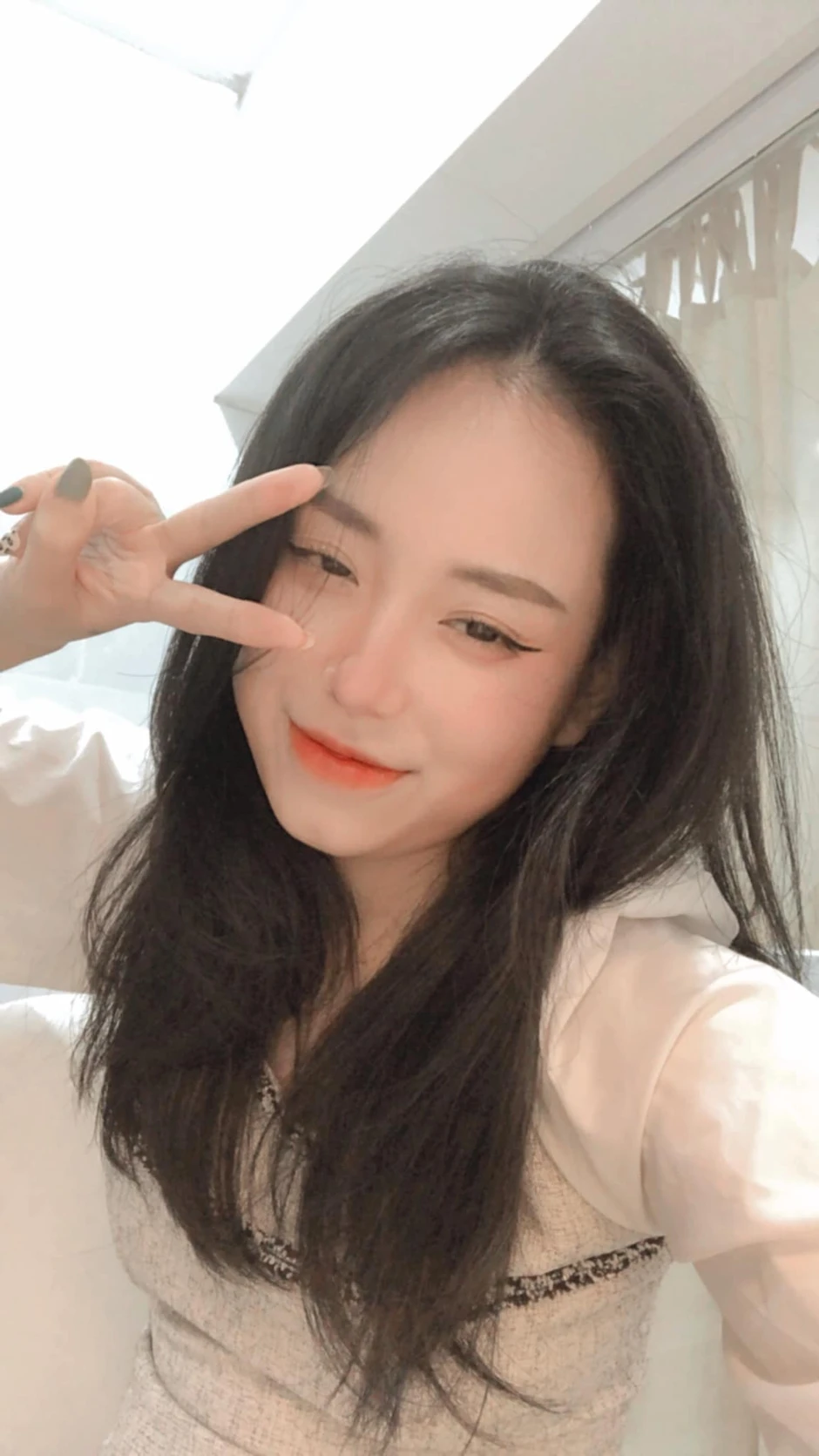 Cô giáo Minh Thu "comeback" với giao diện khác lạ, fan ngỡ ngàng vì không nhận ra Cô giáo Minh Thu "comeback" với giao diện khác lạ, fan ngỡ ngàng vì không nhận ra