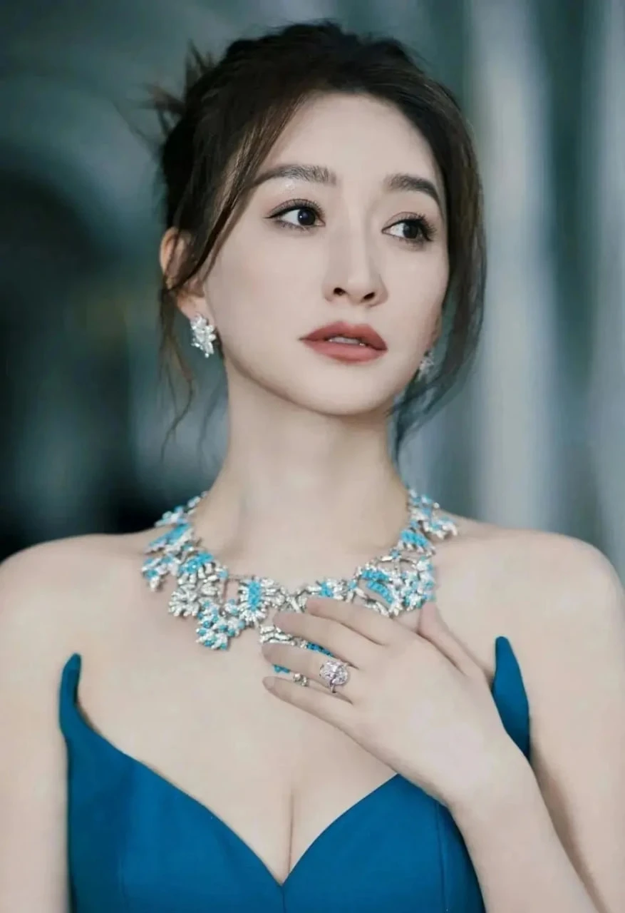 Cộng đồng mạng Trung - Việt gọi Trang Pháp là sứ giả hòa bình