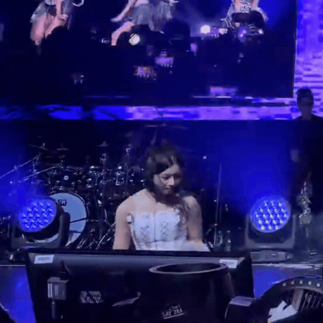 Cú ngã điếng người của Sullyoon (NMIXX), vừa đau vừa ngại mà sao vẫn xinh mê hồn!