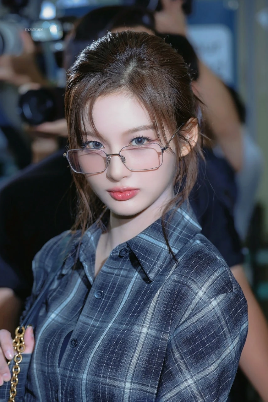 Cú ngã điếng người của Sullyoon (NMIXX), vừa đau vừa ngại mà sao vẫn xinh mê hồn!