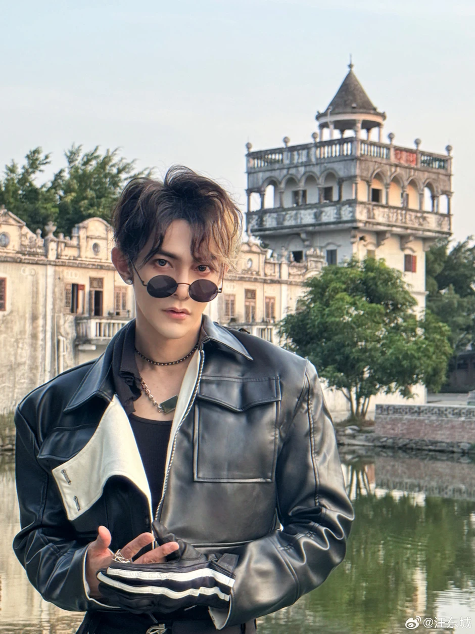 Cú sốc ngày Cá tháng 4: Nam thần “mặt rắn” showbiz bất ngờ tuyên bố giải nghệ