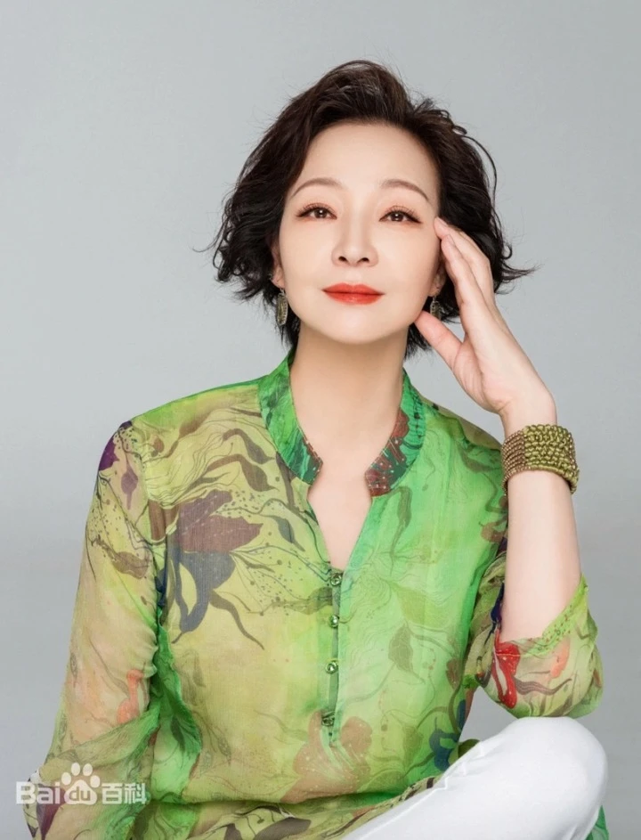 Cung nữ trong "Tây du ký": Đỗ 2 trường đại học, trở thành nhà thiết kế nổi tiếng