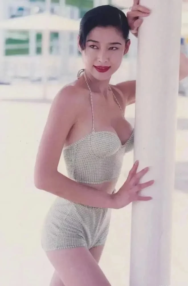 Cuộc đời của "nữ hoàng phim nóng" cởi đồ để nổi tiếng rồi mặc lại để trở thành ảnh hậu