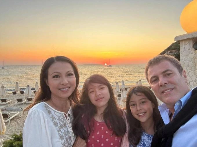 Cuộc sống của "Hoa hậu giàu nhất Việt Nam" sau khi rời showbiz, bán hết tài sản ở Việt Nam Cuộc sống của "Hoa hậu giàu nhất Việt Nam" sau khi rời showbiz, bán hết tài sản ở Việt Nam