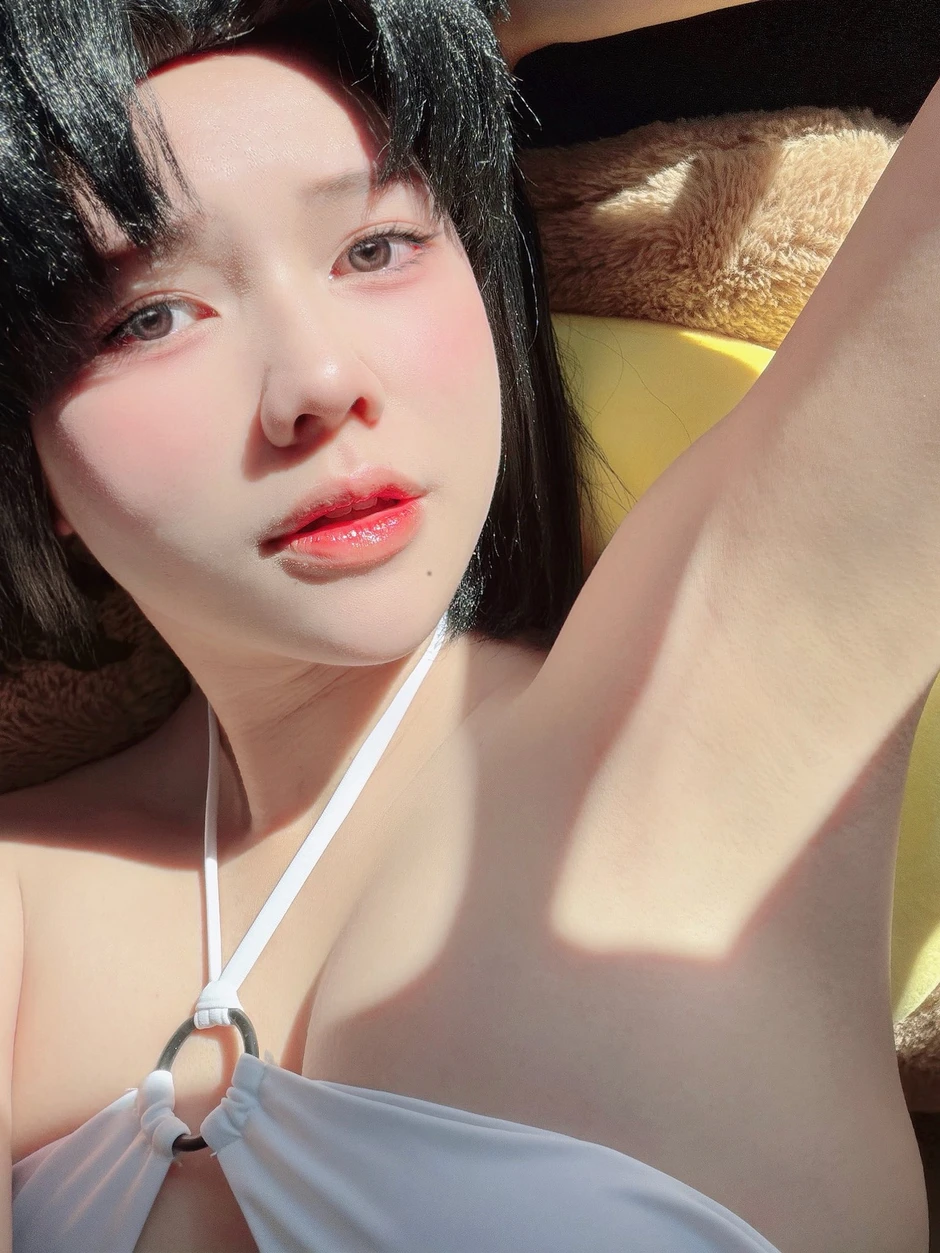 Cuối cùng, Arisa Nguyễn cũng "xả ảnh" đón hè, khiến anh em game thủ hết lời khen ngợi Cuối cùng, Arisa Nguyễn cũng "xả ảnh" đón hè, khiến anh em game thủ hết lời khen ngợi