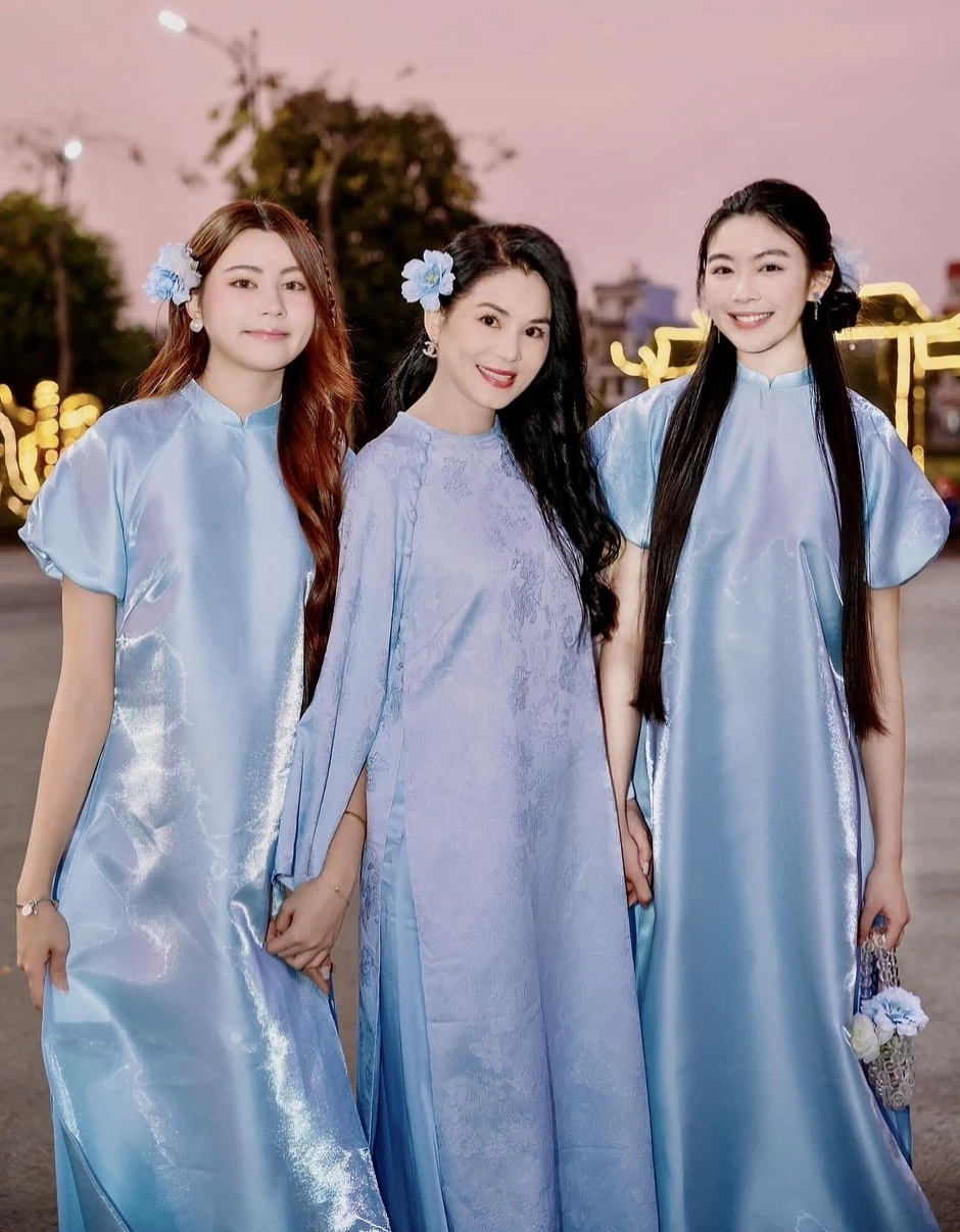 Cuối cùng mẹ của Lọ Lem đã lên tiếng