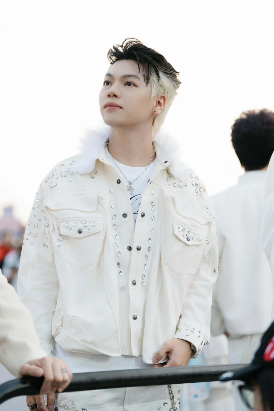 Đại hội xin lỗi vì B Ray rap "quấy rối" Em Xinh, thêm 1 Anh Trai Say Hi bị liên luỵ Đại hội xin lỗi vì B Ray rap "quấy rối" Em Xinh, thêm 1 Anh Trai Say Hi bị liên luỵ