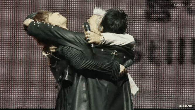 Dân Hàn nức nở, báo chí gọi BIGBANG là "idol quốc dân cuối cùng"