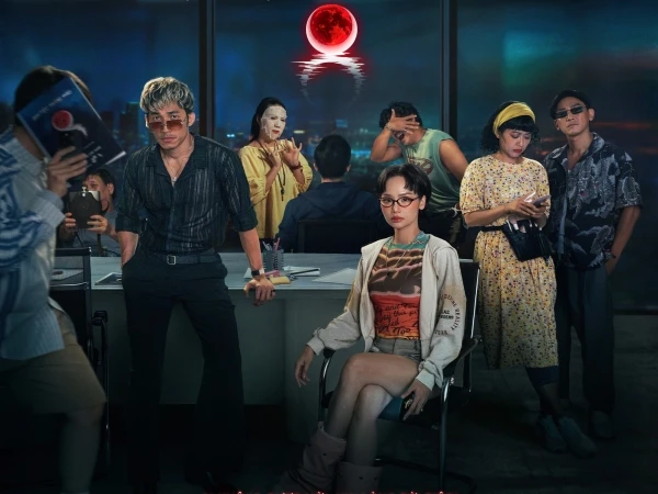 Đạo diễn Đại Tiệc Trăng Máu 8 đòi nhốt khán giả trong rạp