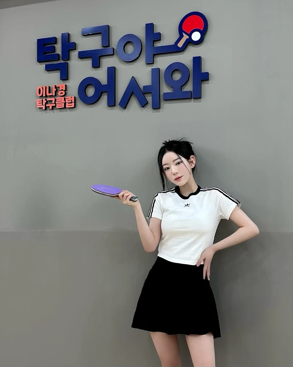 Dạy CDM cách chơi bóng bàn, hot girl bất ngờ "gây bão" với nhan sắc quá xinh đẹp