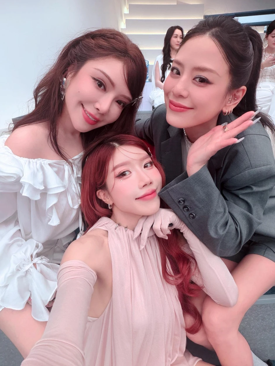 Đêm kinh hoàng của Trang Pháp tại show Trung Quốc: 2 lần liên tiếp thua sốc, òa khóc nức nở trước kết quả loại người Đêm kinh hoàng của Trang Pháp tại show Trung Quốc: 2 lần liên tiếp thua sốc, òa khóc nức nở trước kết quả loại người