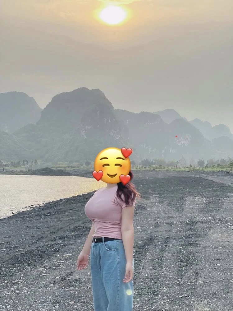 Diện đồ kín đáo đến 90% vẫn không thoát "lời ra tiếng vào", cô gái khóc ròng vì v.ò.ng 1 "quá khổ"