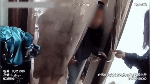 Điện thoại bỗng đen ngòm và mất quyền kiểm soát: Cảnh sát dùng "vật dụng không ngờ" cứu 700 triệu đồng của người phụ nữ trong gang tấc!