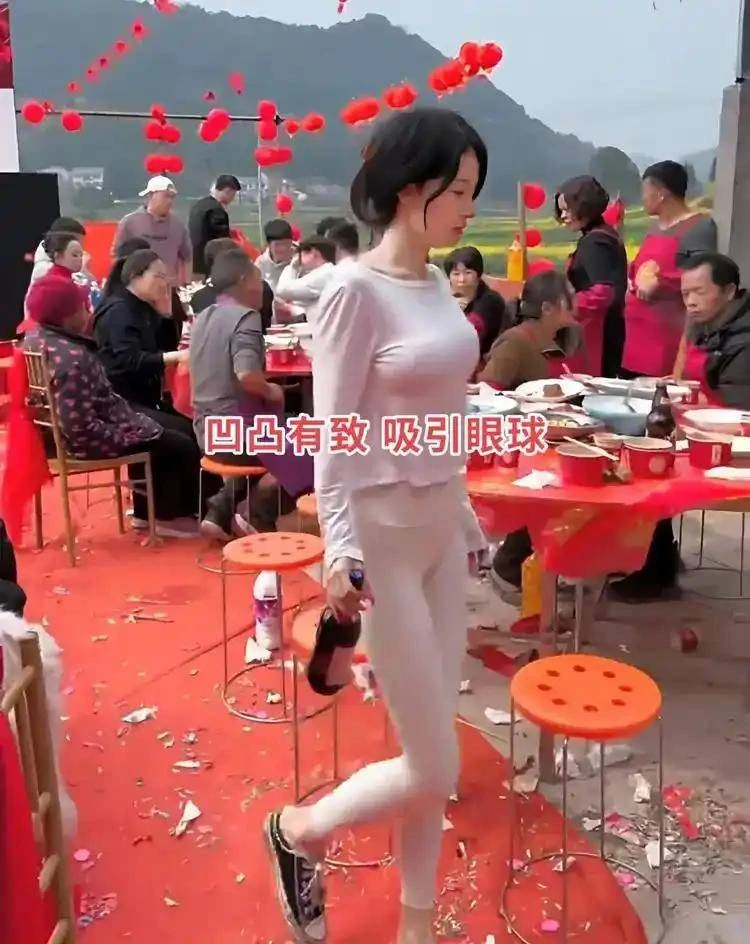 Diện trang phục không phù hợp đi ăn cưới: Khi ranh giới giữa tự do cá nhân và sự tinh tế bị đặt dấu hỏi