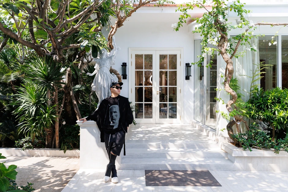 Đỗ Mạnh Cường mặc đồ nữ livestream doanh số 7 tỷ/ngày: "Khách hàng thích tôi trực tiếp mặc váy hơn là mẫu nữ!"